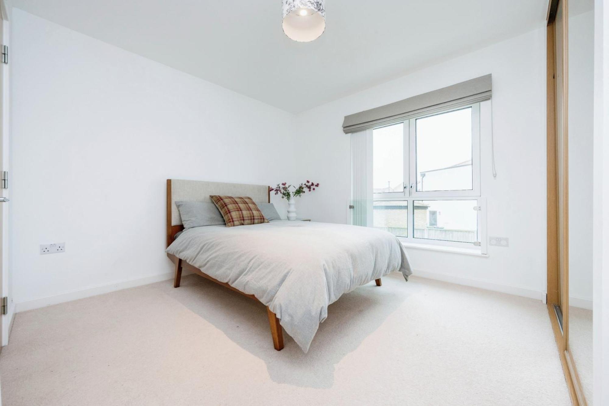 Beautiful 4bh With Study - 8' Walk To Lake- Ideal For Contractors, Business And Family! Holiday home